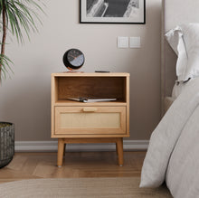 טען את התמונה לגלריה , שידת לילה מודרנית עם מגירה דמוי ראטן אלון