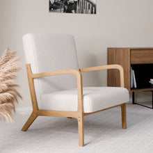 טען את התמונה לגלריה , כורסת סלון מעוצבת בריפוד יוקרתי לבן מבט מהצד