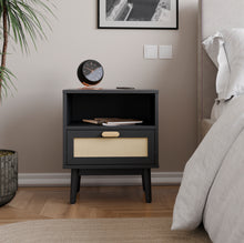טען את התמונה לגלריה , שידת לילה מודרנית עם מגירה דמוי ראטן שחור