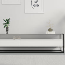 טען את התמונה לגלריה , מזנון לסלון בעל שלוש מגירות במראה נקי ויוקרתי בלבן