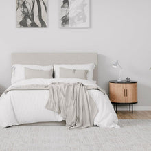 טען את התמונה לגלריה , שידות צד עגול צבע אלון עם גימור שחור