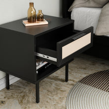 טען את התמונה לגלריה , שידת לילה מודרנית בסגנון ראטן הכוללת תא אחסון ומגירה רחבה - מגוון צבעים לבחירה