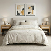 טען את התמונה לגלריה , שידת לילה מודרנית בסגנון ראטן הכוללת תא אחסון ומגירה רחבה - מגוון צבעים לבחירה