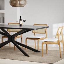 טען את התמונה לגלריה , שולחן פינת אוכל בגימור בטון ורגלי מתכת מושחרות ססגוניות וחזקות