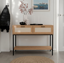 טען את התמונה לגלריה , קונסולת כניסה מעוצבת בסגנון ראטן צבע אלון