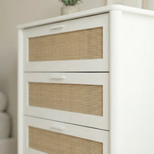 טען את התמונה לגלריה , קומודת ארבע מגירות בסגנון ראטן