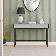 טען את התמונה לגלריה , קונסולת כניסה מרהיבה המשלבת עץ ומתכת שחור עם מגירות בטון