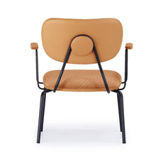 טען את התמונה לגלריה , כורסת מעצבים קאמל בשילוב רגליים שחורות מאחור