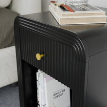 טען את התמונה לגלריה , שידת לילה מעוצבת בגימור יוקרתי צבע שחור מקרוב