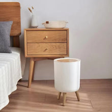 טען את התמונה לגלריה , פח עגול מעוצב 7 ליטר המשלב מנגנון פתיחה ייחודי