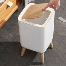 טען את התמונה לגלריה , פח מרובע מעוצב 10 ליטר משלב מנגנון פתיחה ייחודי לחדרי הבית והמטבח