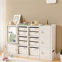 טען את התמונה לגלריה , מערכת אחסון לחדר הילדים המשלבת תאים, מדפים ולוח מחיק