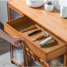 טען את התמונה לגלריה , יחידת אחסון מבמבוק למטבח המשלבת מגוון פתרונות אחסון - פתוח