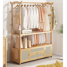 טען את התמונה לגלריה , יחידת אחסון ותלייה מבמבוק משלבת מגירות ותאי אחסון מושלמת לכניסה