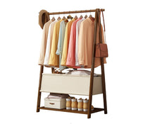 טען את התמונה לגלריה , מעמד תלייה מעץ במבוק איכותי המשלב מוט תלייה, מדף ותא אחסון עשוי בד
