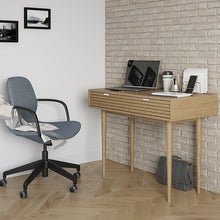 טען את התמונה לגלריה , שולחן מחשב במראה מודרני ויוקרתי בגימור חלק מט עם פסי עץ אורן