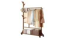 טען את התמונה לגלריה , יחידת תלייה ואחסון ניידת Efi עשויה במבוק, המשלבת מוטות תלייה ומדפי אחסון