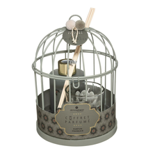 טען את התמונה לגלריה , ערכת מתנה הכוללת נר ריחני, מפיץ ריח במארז ברזל - 135374