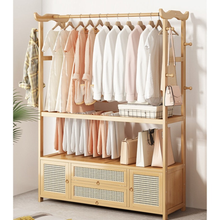 טען את התמונה לגלריה , יחידת אחסון ותלייה מבמבוק משלבת מגירות ותאי אחסון