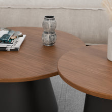 טען את התמונה לגלריה , זוג שולחנות מודרניים בצבע אגוז מבט מקרוב
