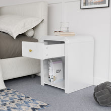 טען את התמונה לגלריה , שידת לילה מעוצבת בגימור יוקרתי צבע לבן מגירה פתוחה
