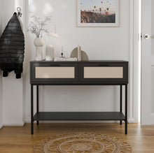 טען את התמונה לגלריה , קונסולת כניסה מעוצבת בסגנון ראטן צבע שחור
