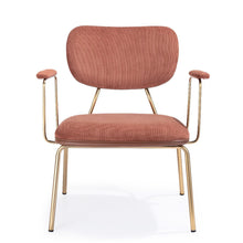 טען את התמונה לגלריה , כורסא מעוצבת קאמל בשילוב רגליים מוזהבות
