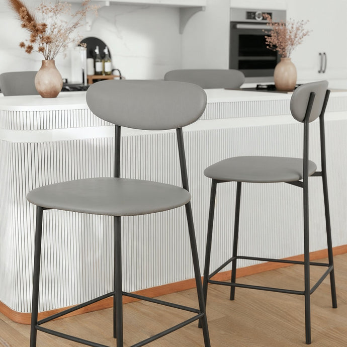 כיסא בר מודרני עם מושב דמוי עור אפור