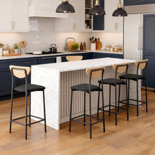 טען את התמונה לגלריה , רביעית כיסאות בר מרופדים בשחור
