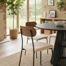 טען את התמונה לגלריה , כיסא פינת אוכל יוקרתי מרופד ובעל גב בגוון אגוז יוקרתי לבן
