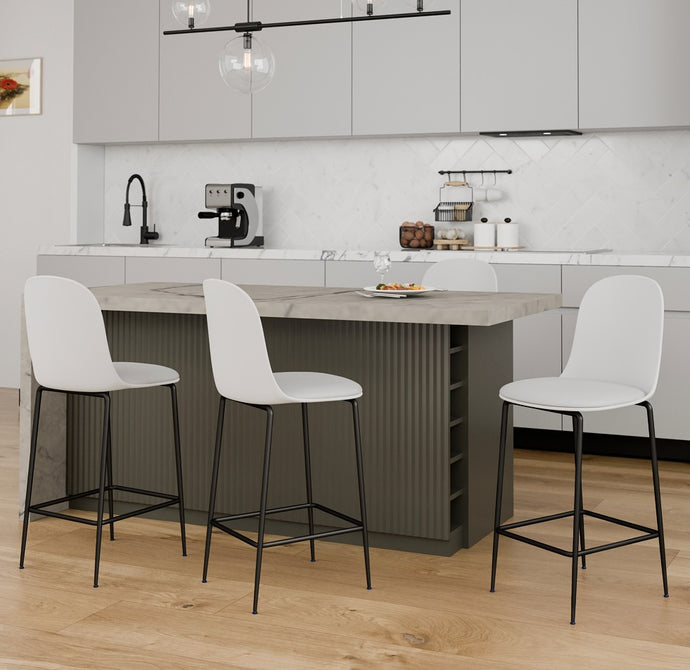 רביעית כיסאות בר מרופדים בעור תעשייתי לבן